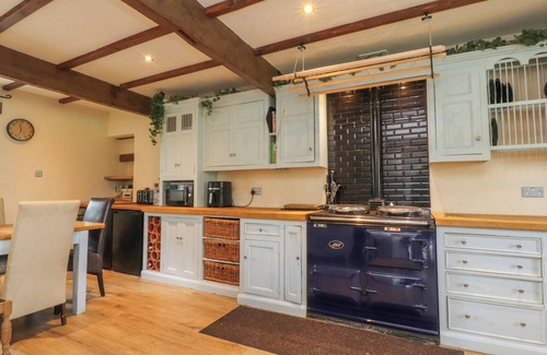Burnley House | INGHAMS BARN, pet friendly, luxury holiday cottage in Burnley