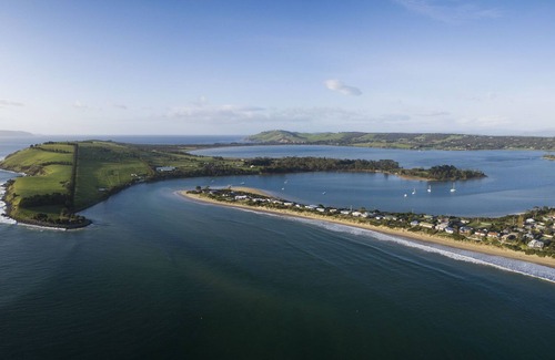 Cremorne House | Ingleby Sands - A house atop the sand dunes - Absolute beachfront.