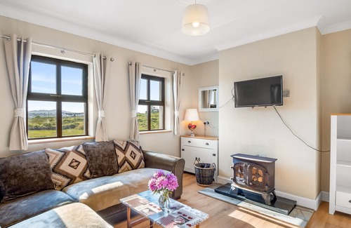 Connemara House | Inishnee Haven with sea and mountain views