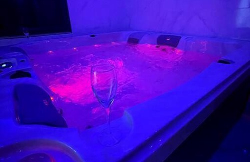Sainte-Savine Villa | Initimy Spa