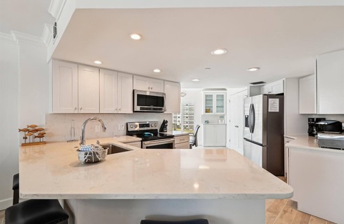 Holiday Isle Condo | Inlet Reef 301 is an absolutely stunning 3 BR - completely remodeled Gulf Front
