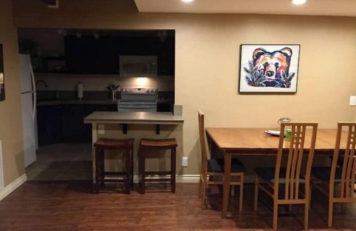 South Addition House | Inlet View House - Downtown Anchorage
