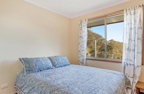 Narooma House | Inlet Views at The Loop