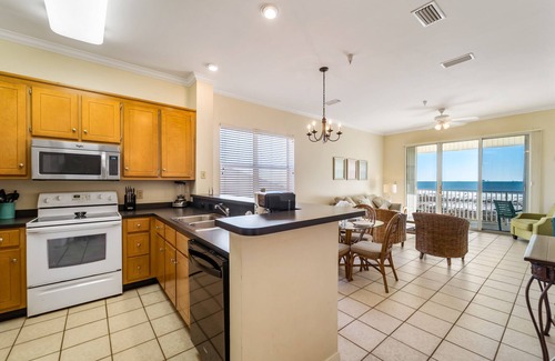 Dauphin Island Condo | Inn at Dauphin Island 401 End Unit with Great Views!