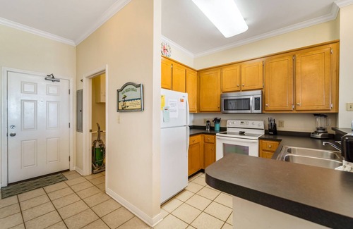 Dauphin Island Condo | Inn at Dauphin Island 401 End Unit with Great Views!