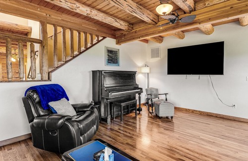 Prescott House | Inn Between the Lakes | Outdoor lover's retreat with mtn views, grill, fireplace