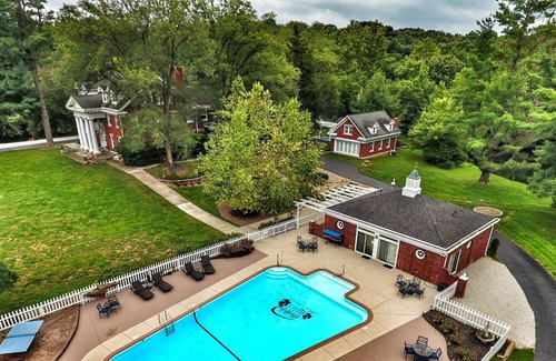 Excelsior Springs Bed & Breakfast | Inn on Crescent Lake B&B