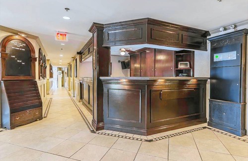 Fall River Hotel | Inn on the Lake, Ascend Hotel Collection