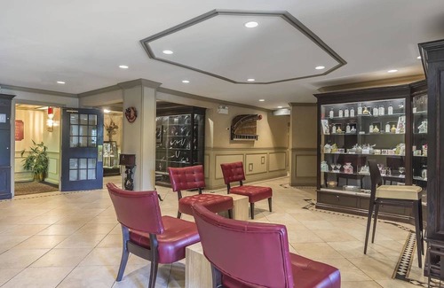 Fall River Hotel | Inn on the Lake, Ascend Hotel Collection