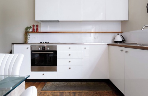 Hobart Central Business District Apartment | Inner city 1940s town house