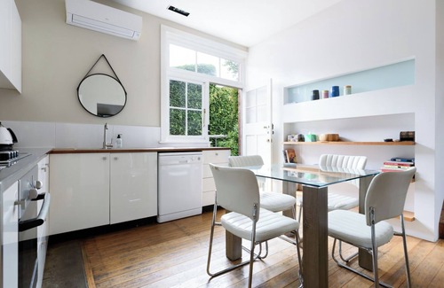 Hobart Central Business District Apartment | Inner city 1940s town house