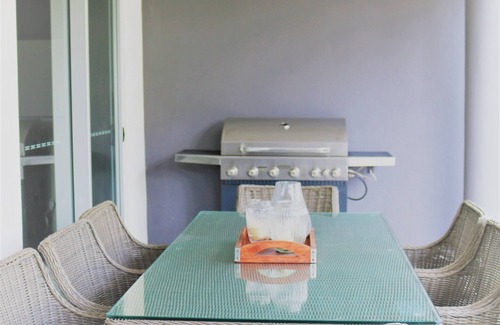 Albion Apartment | Inner city Modern stylish 1 BR apartment - Pool-gym, private outdoor terrace