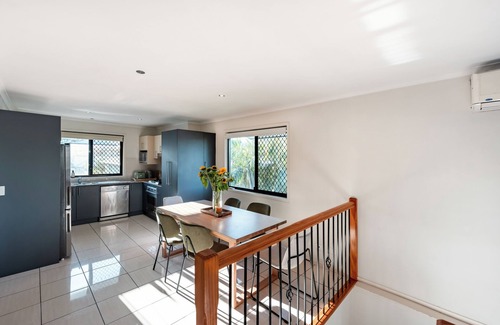 New Farm House | Inner city New Farm 3 bed Townhouse with Garden, private and quiet. Pet Friendly