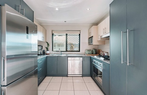 New Farm House | Inner city New Farm 3 bed Townhouse with Garden, private and quiet. Pet Friendly
