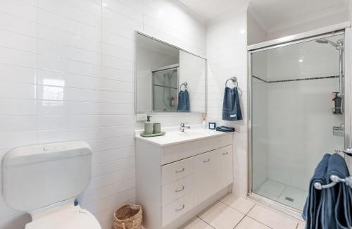 New Farm House | Inner City New Farm 3-Bed Townhouse with Yard