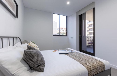 Waterloo Apartment | Inner City Stylish apt Walk to Green Square