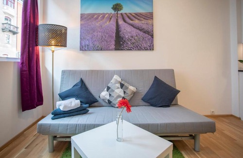 Pradl Apartment | Innsbruck Urban Apartment I No Stairs I 24h Contactless Check-in