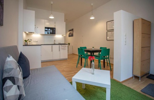 Pradl Apartment | Innsbruck Urban Apartment I No Stairs I 24h Contactless Check-in