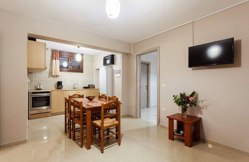 Messini House | Ino cozy flat, next to the beach