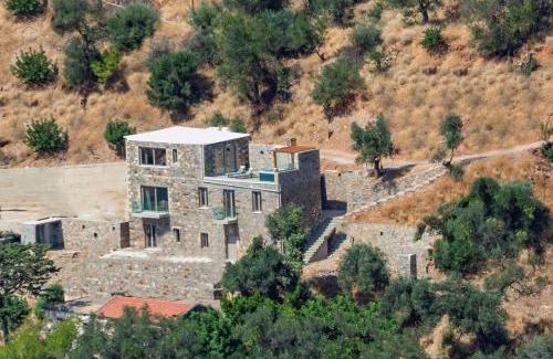 Amigdalokefali Villa | INO I, sea goddess domus jacuzzi by Amigdalokefali Elafonissi