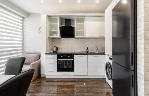 Lviv City Center Apartment | InshiApartments on Hazova str 2