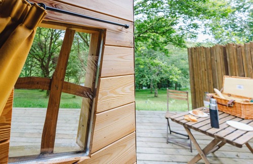 Saint-Nicolas des Eaux Cabin | Insolite - Cabane Enchantée Face à la Rivière