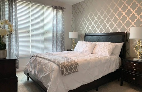 Legacy Park Apartment | Insta-worthy 1-BR Luxury gem at Legacy West