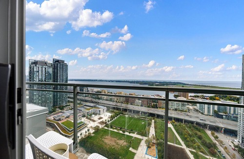 Fort York Condo | Insta-Worthy Toronto Stay Close to CN TOWER +More!