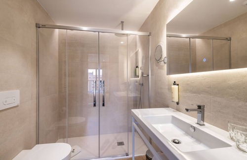 Penya-roja Hotel | Intelier Core Suites Valencia