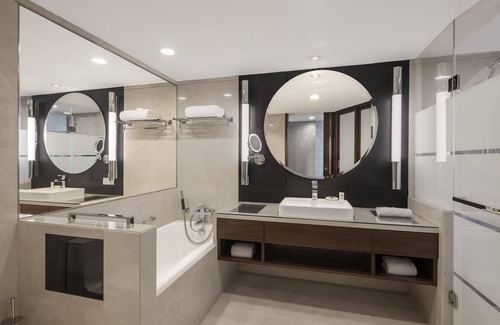 Downtown Shanghai Hotel | InterContinental Shanghai Pudong Hotel by IHG