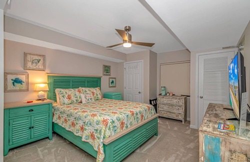 North Myrtle Beach Hotel | Intercostal Waterway Hotel Style Room - 5 min from the beach!