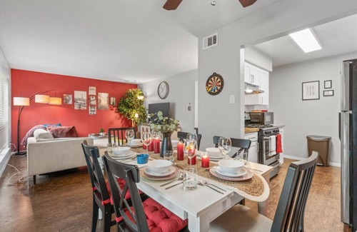 Fort Worth Apartment | Intimate 2BD:TCU Walkable, heartwarming & spacious