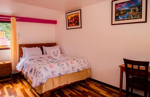 Ollantaytambo House | Intitambo three star hotel with panoramic view of the mountains