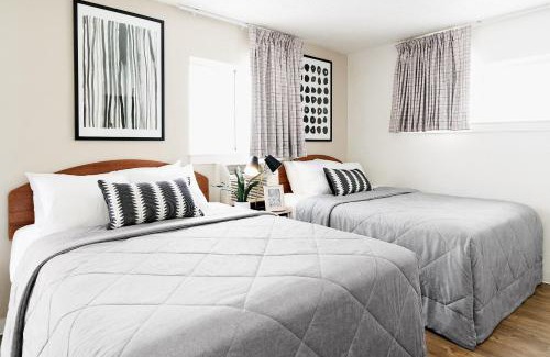 Hunt Club Hotel | Intown Suites Extended Stay West Palm Beach FL - Military Trail Rd
