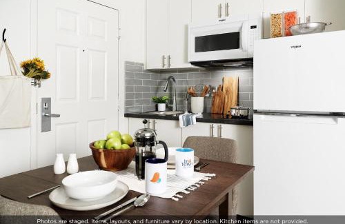 Hazelwood Hotel | InTown Suites Extended Stay St. Louis MO - Hazelwood