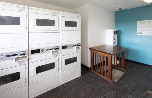 Loring Heights Hotel | InTown Suites Extended Stay Atlanta GA - West Midtown