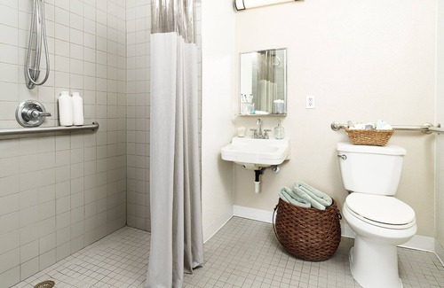 Harvey Hotel | InTown Suites Extended Stay Select New Orleans LA - Harvey