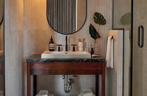 Fishtown Hotel | Intrados Loft King Suite