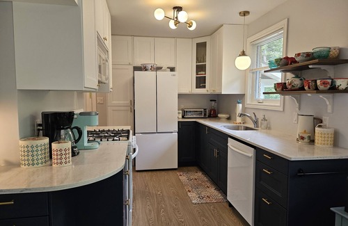 Inverhuron Cottage | Inverhuron family cottage, steps to lake with view close to sand beach