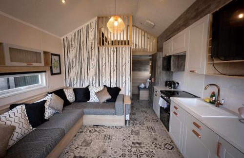 South Galson House | Inverness Lodge-Sleeps 4-Mezzanine Level-Parking