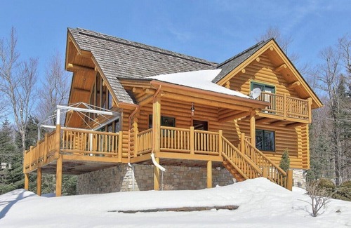 Saint-Faustin-Lac-Carre Cottage | Inviting and relaxing log home close to Tremblant
