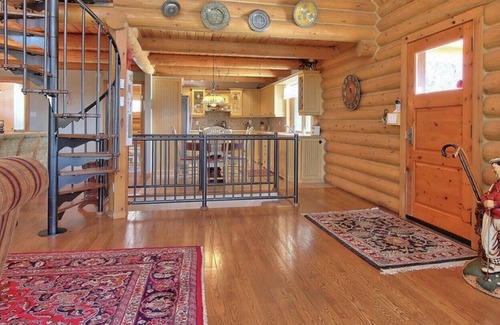 Saint-Faustin-Lac-Carre Cottage | Inviting and relaxing log home close to Tremblant