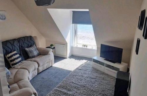 Campbeltown Apartment | Inviting 1-Bed Apartment in Campbeltown Loch views