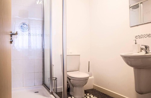 Wolverhampton Apartment | Inviting 2-bed Apartment in Wolverhampton