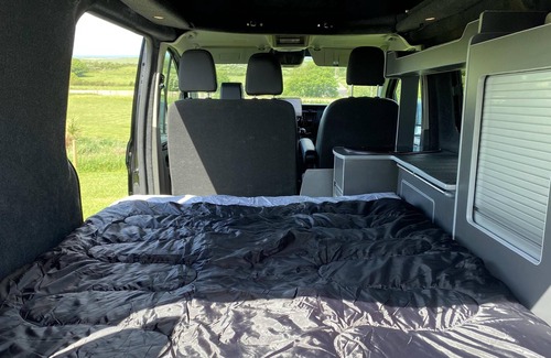 Cylch-Y-Garn Cabin | Inviting 2 bed camper in Holyhead