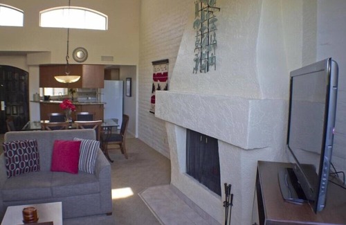 Arcadia Condo | Inviting 2BR Condo with Tennis Courts in Scottsdale
