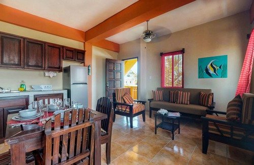 San Pedro Apartment | Inviting apartment w/WiFi & partial AC - steps from the ocean, walk everywhere