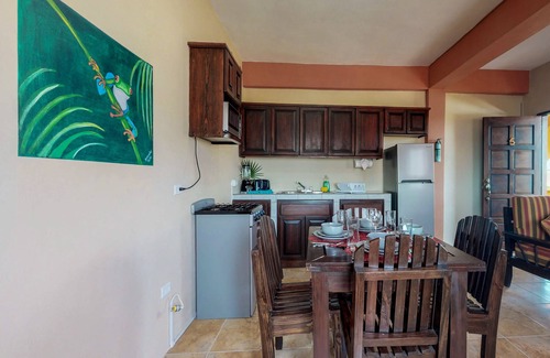 San Pedro Apartment | Inviting apartment w/WiFi & partial AC - steps from the ocean, walk everywhere