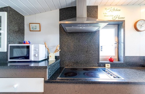 Westouter Ski Chalet | Inviting Chalet in Westouter with Garden