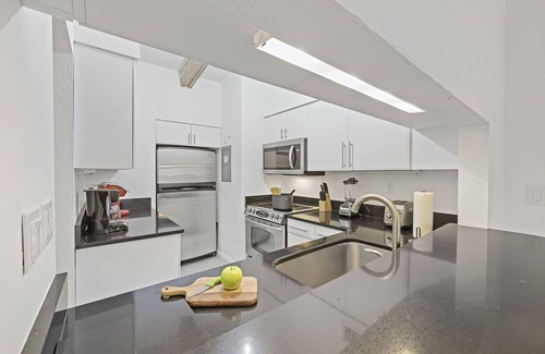 Marco Island Condo | Inviting condo w/pool just a steps from the beach